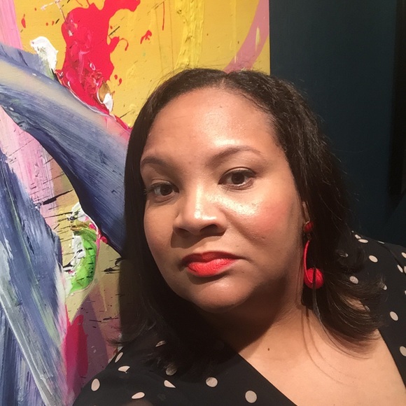 Meet your Posher, Tenesha - Picture 2 of 2